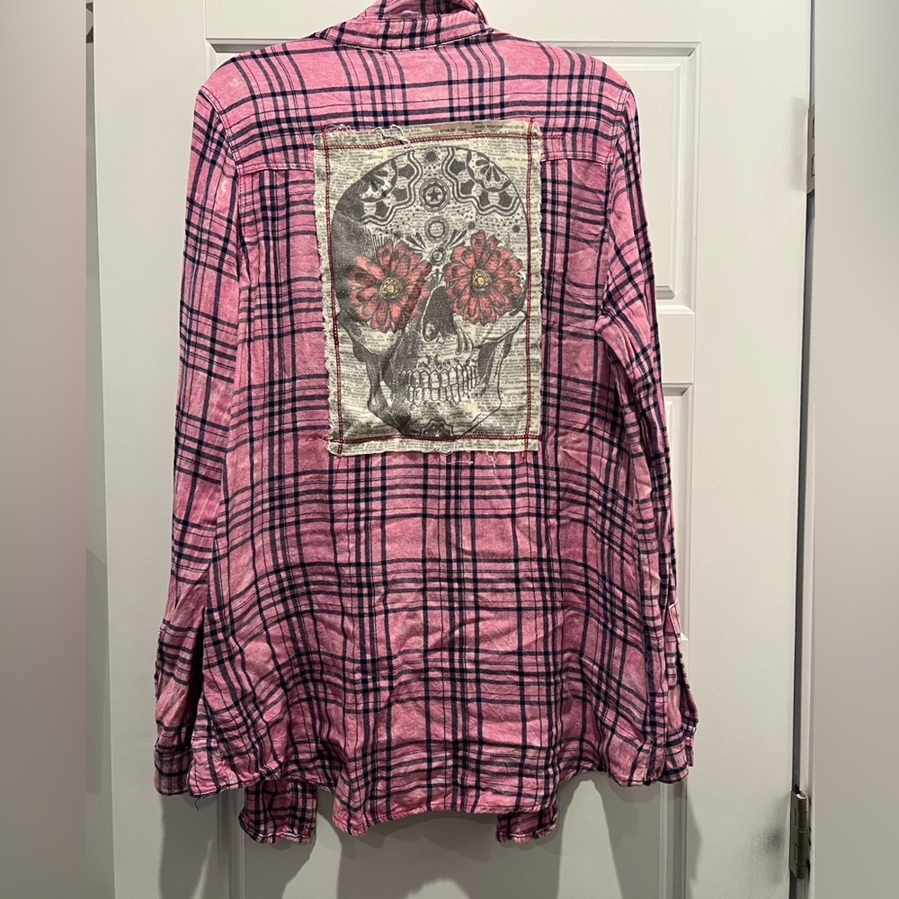 Distressed flannel with Skull